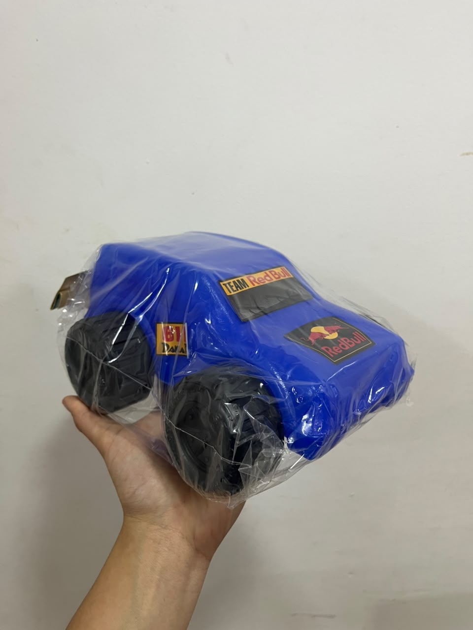 Auto Red Bull Dakar azul
