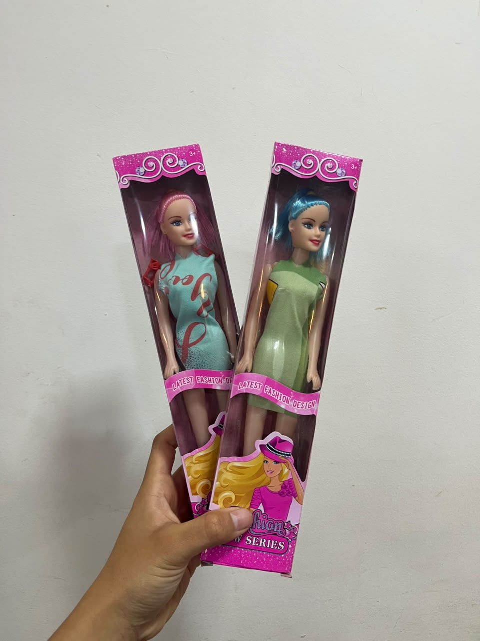 Muñecas Barbie (x2 colores)